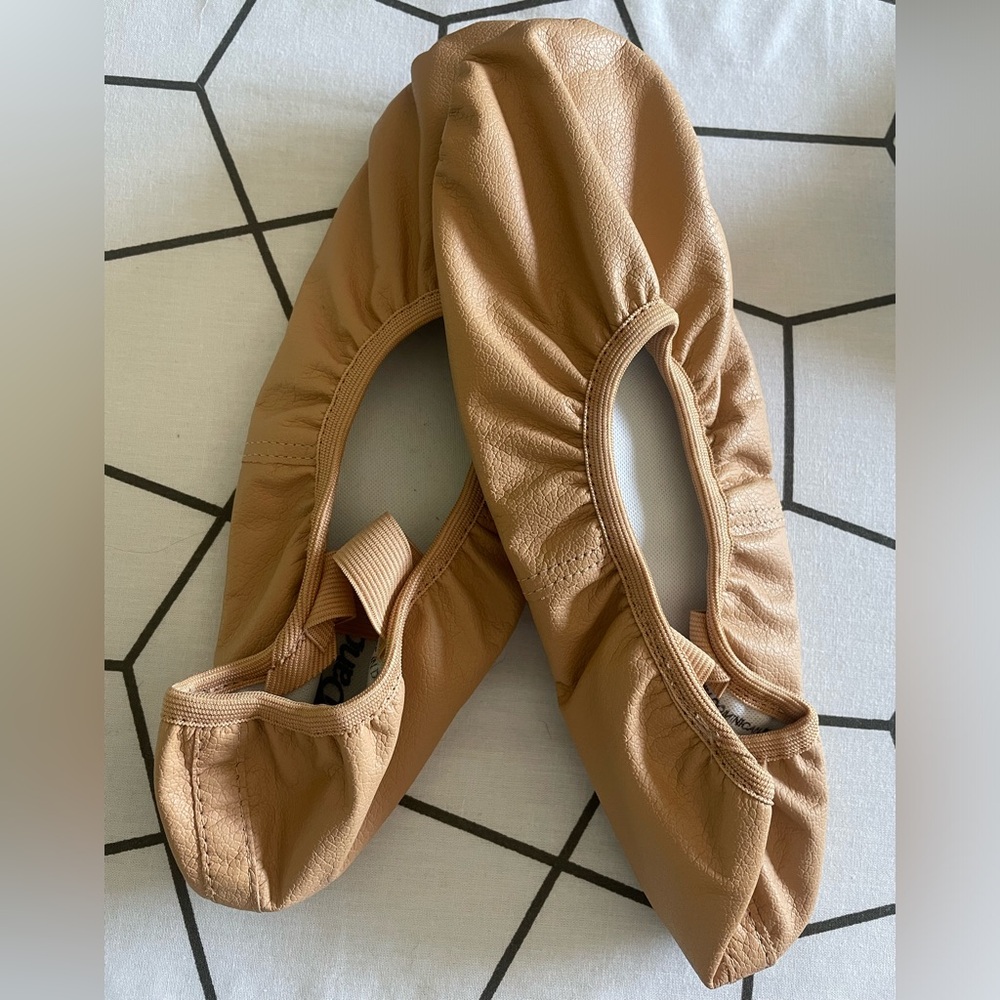 So Danca NEVER WORN size 7C Sand full sole leather ballet slippers